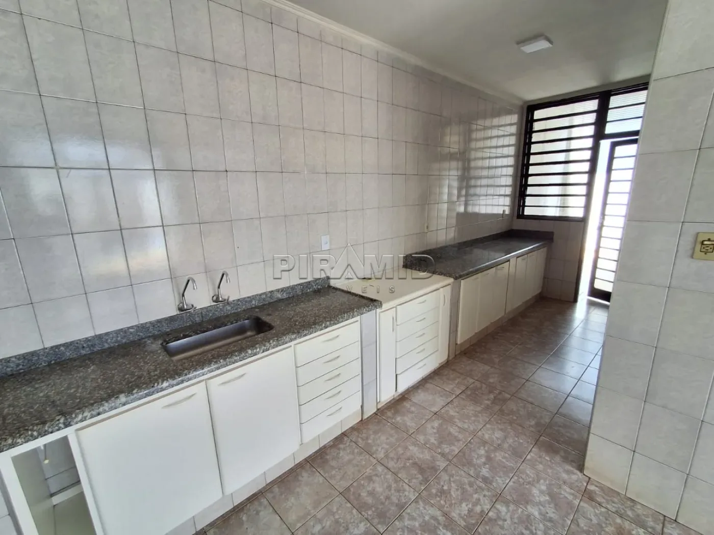 Alugar Casa / Padr&atilde;o em Ribeir&atilde;o Preto R$ 2.000,00 - Foto 21