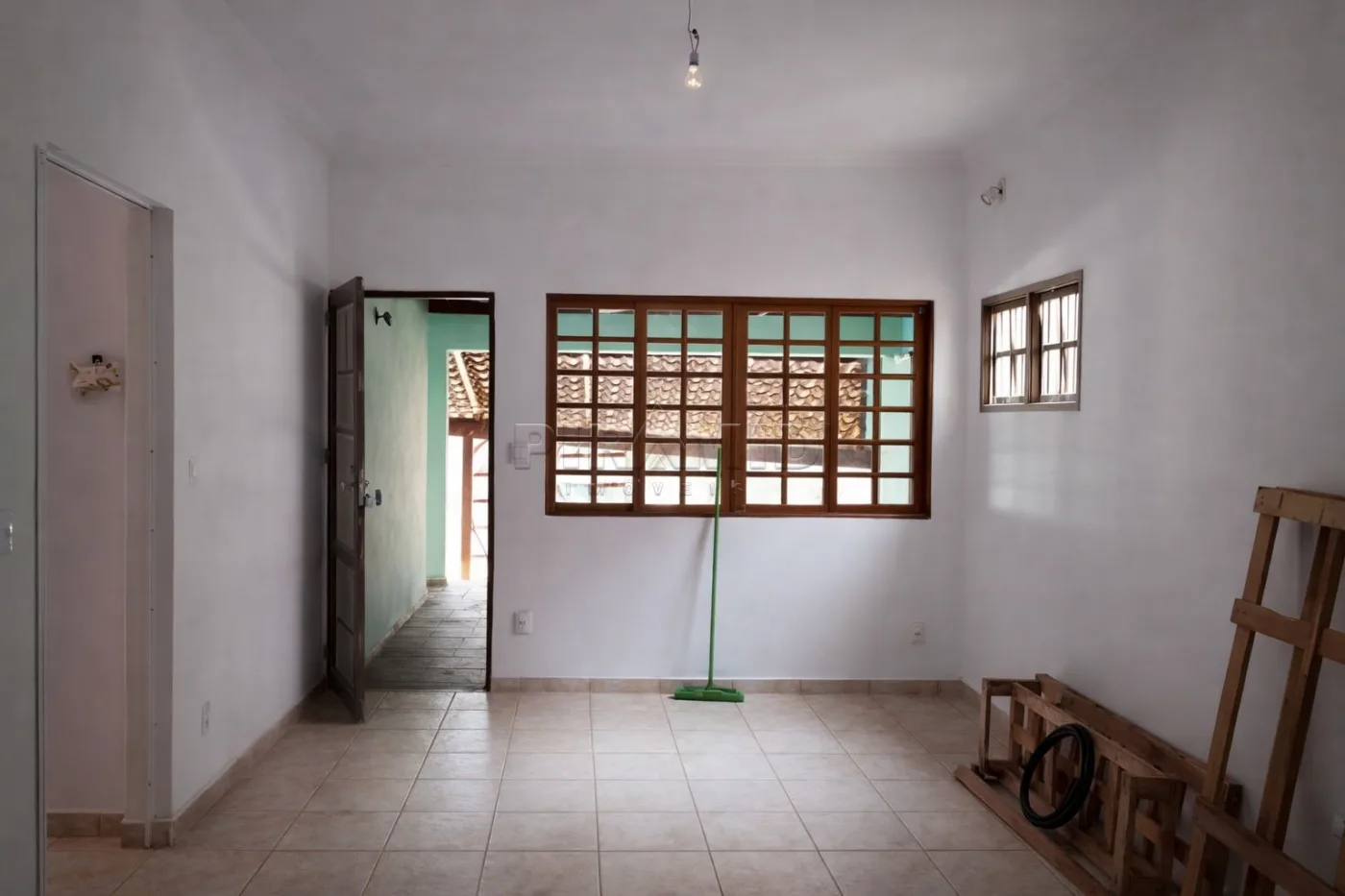 Alugar Casa / Padr&atilde;o em Ribeir&atilde;o Preto R$ 2.500,00 - Foto 2