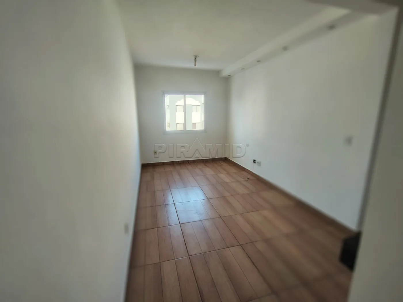 Alugar Apartamento / Padr&atilde;o em Ribeir&atilde;o Preto R$ 1.300,00 - Foto 2