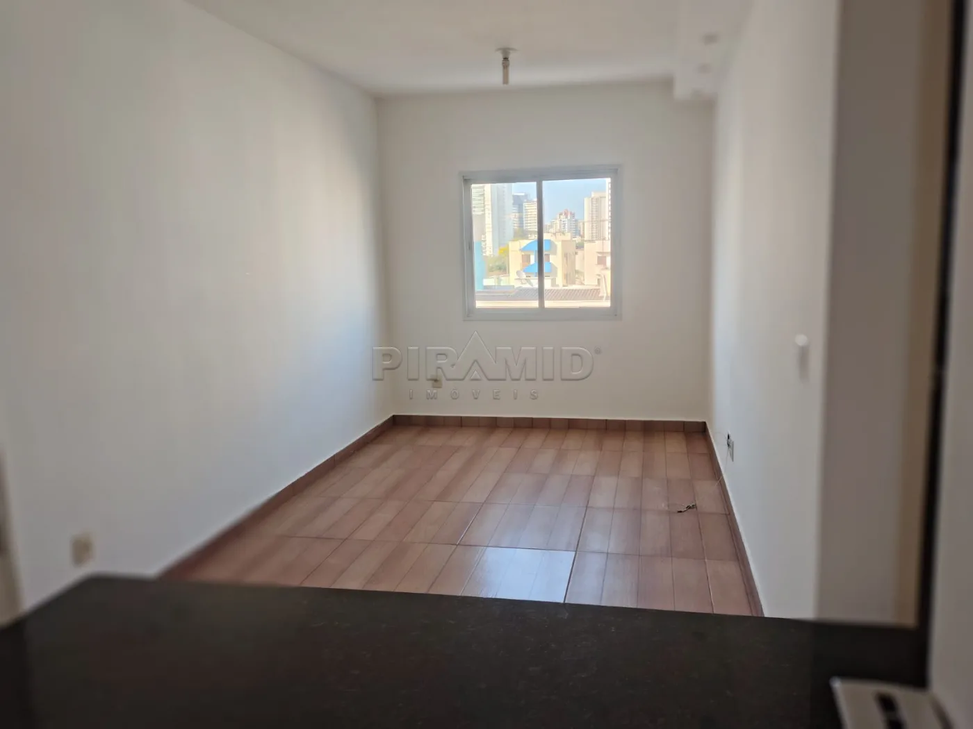 Alugar Apartamento / Padr&atilde;o em Ribeir&atilde;o Preto R$ 1.300,00 - Foto 3