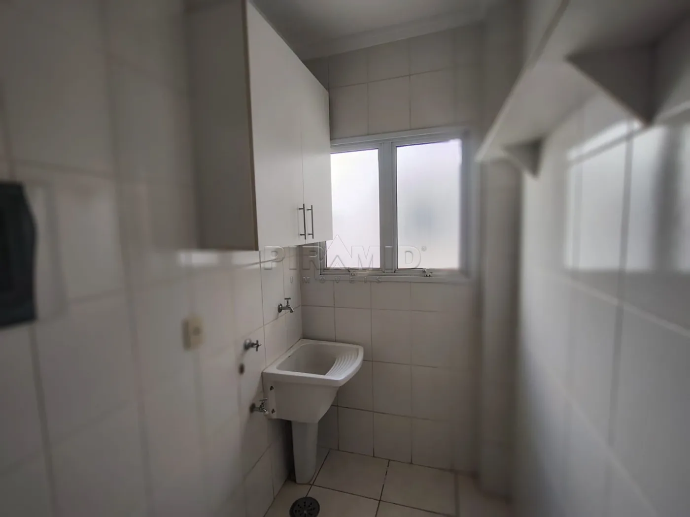 Alugar Apartamento / Padr&atilde;o em Ribeir&atilde;o Preto R$ 1.300,00 - Foto 11