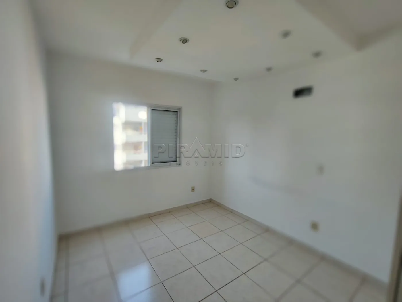 Alugar Apartamento / Padr&atilde;o em Ribeir&atilde;o Preto R$ 1.300,00 - Foto 17