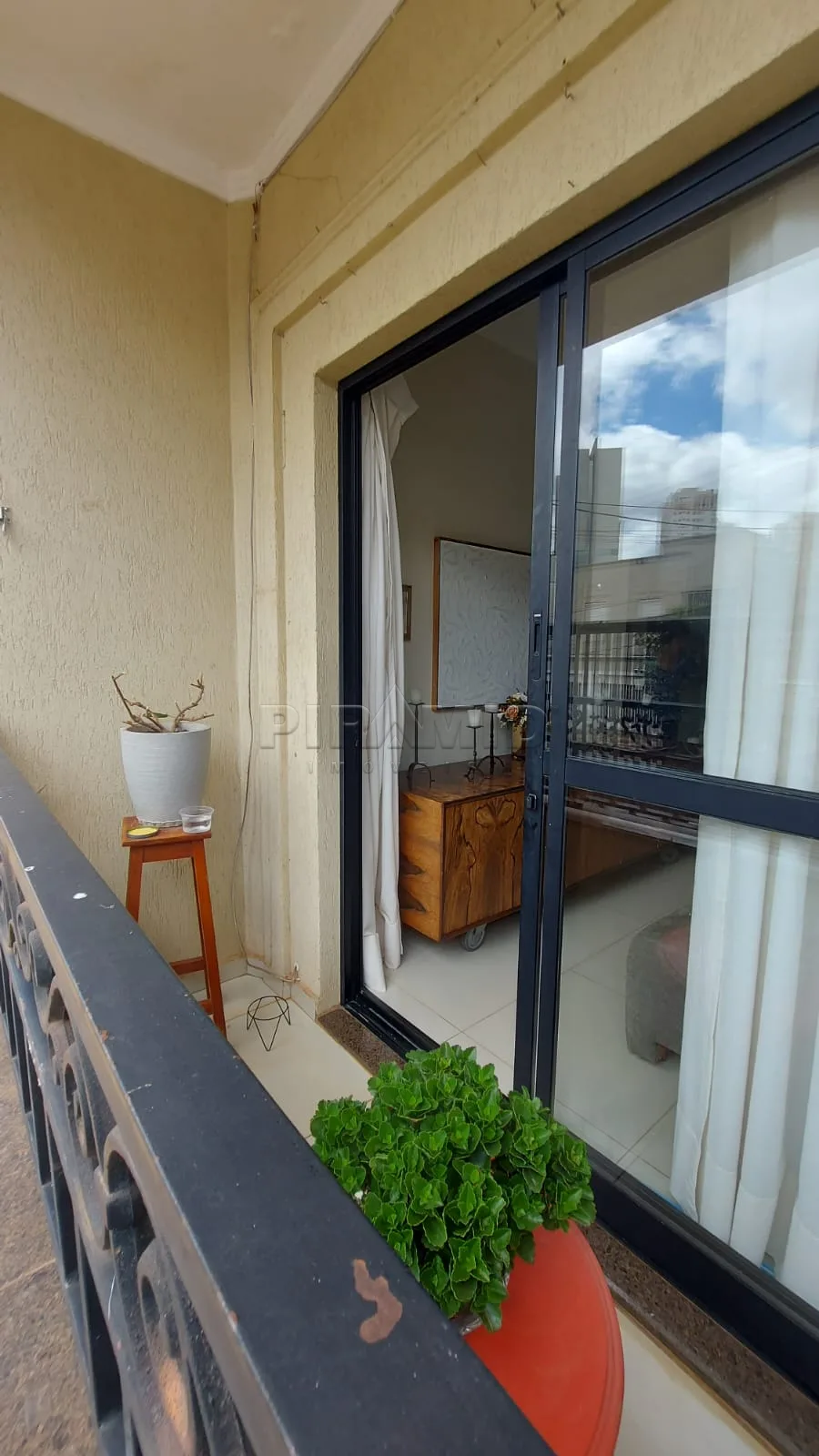 Comprar Apartamento / Padr&atilde;o em Ribeir&atilde;o Preto R$ 350.000,00 - Foto 5