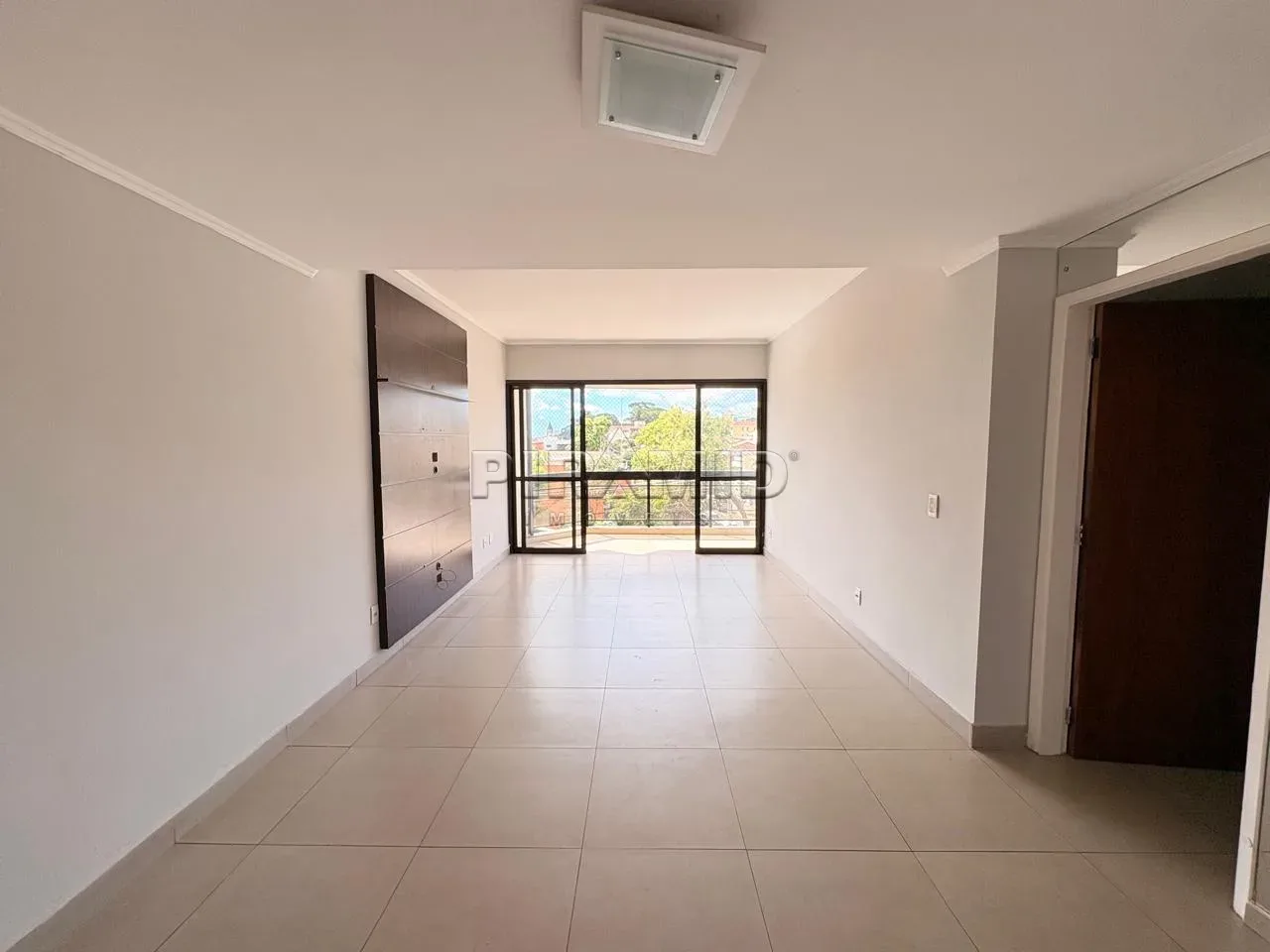 Alugar Apartamento / Padr&atilde;o em Ribeir&atilde;o Preto R$ 1.320,00 - Foto 1