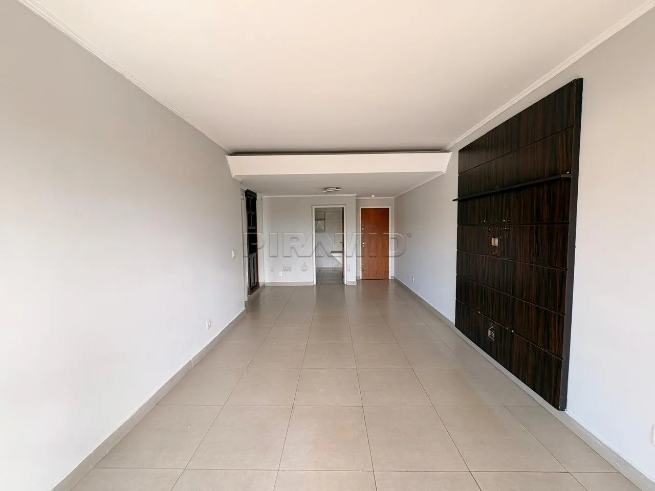 Alugar Apartamento / Padr&atilde;o em Ribeir&atilde;o Preto R$ 1.000,00 - Foto 3