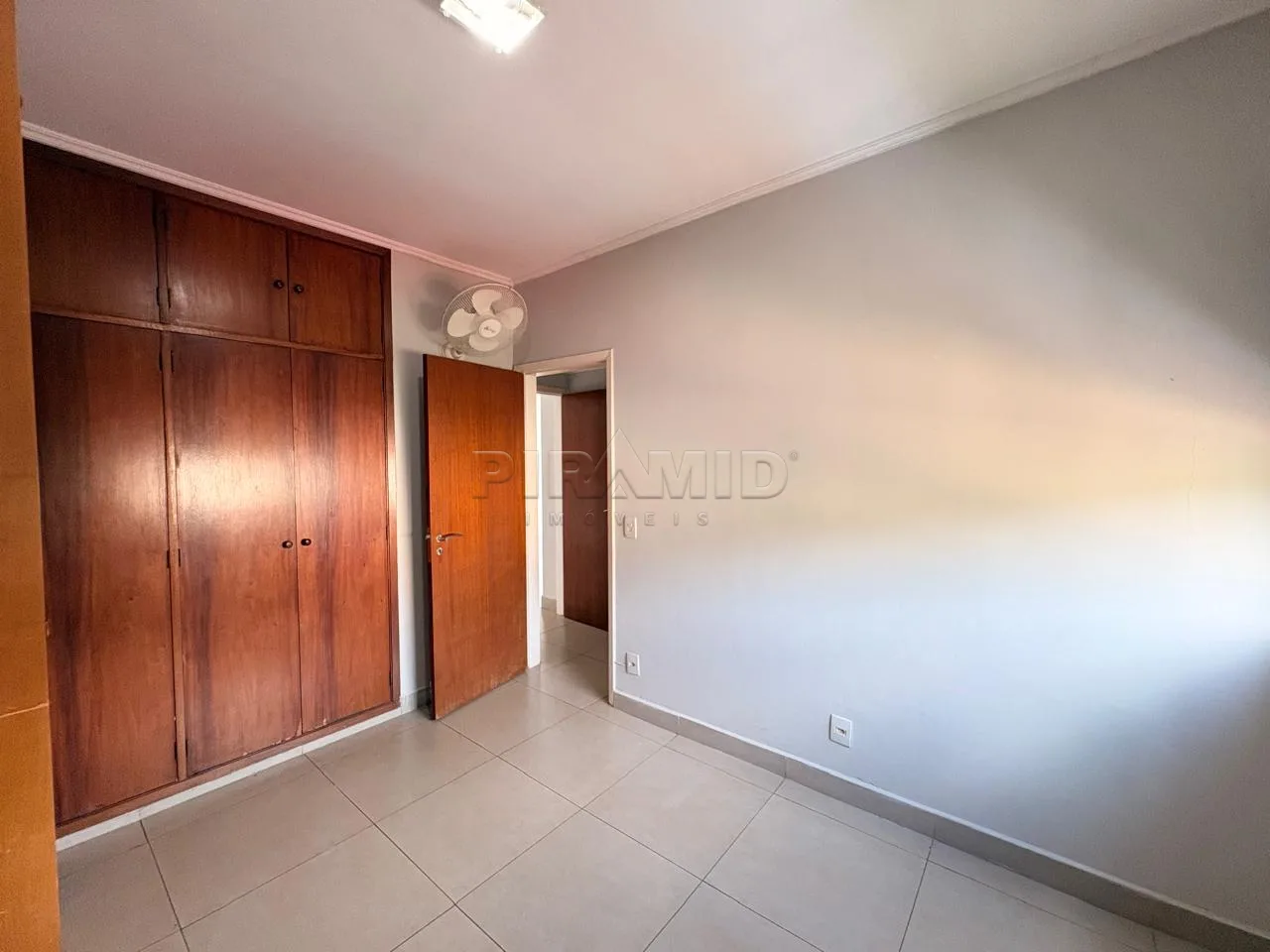 Alugar Apartamento / Padr&atilde;o em Ribeir&atilde;o Preto R$ 1.000,00 - Foto 19