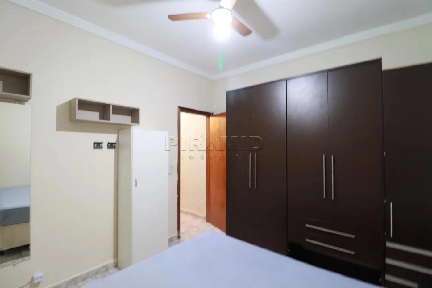 Alugar Casa / Padr&atilde;o em Ribeir&atilde;o Preto R$ 2.400,00 - Foto 10