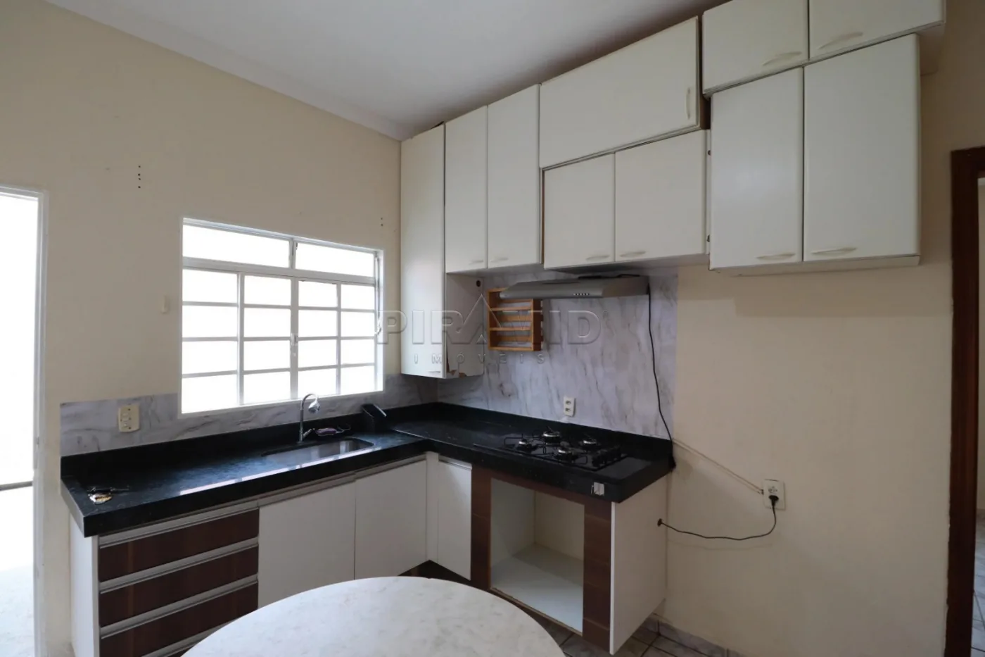 Alugar Casa / Padr&atilde;o em Ribeir&atilde;o Preto R$ 2.400,00 - Foto 3