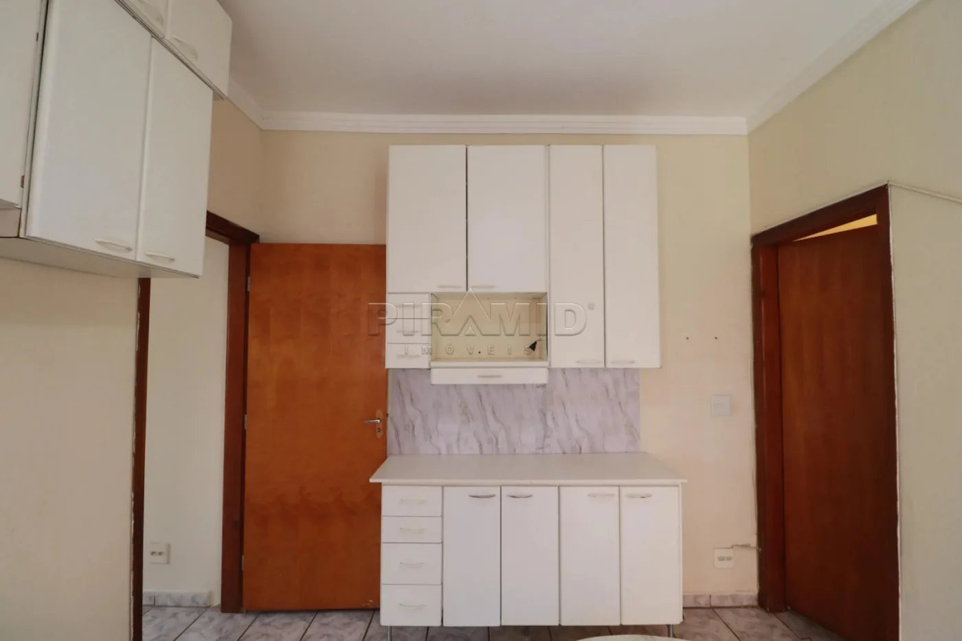 Alugar Casa / Padr&atilde;o em Ribeir&atilde;o Preto R$ 2.400,00 - Foto 5