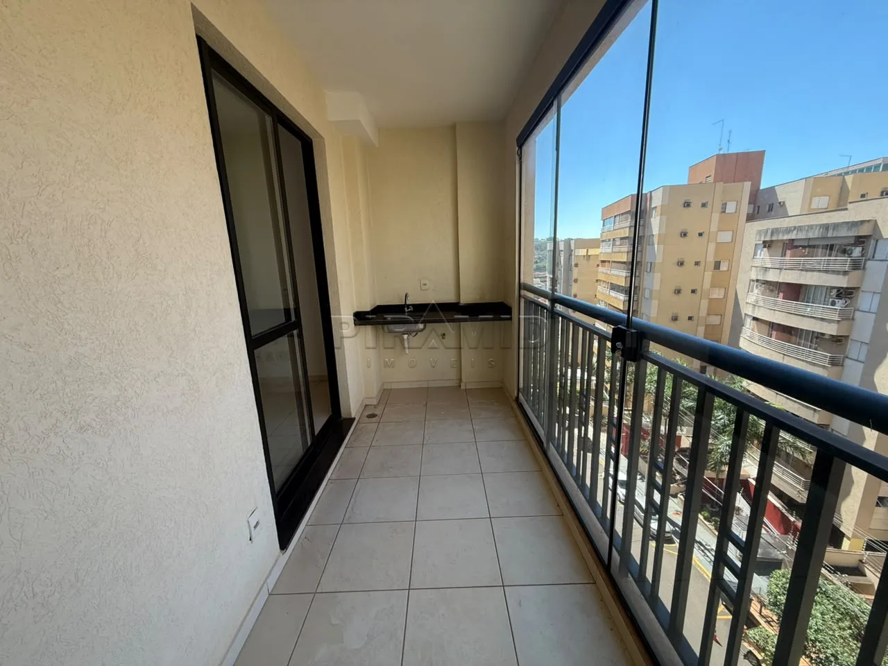 Alugar Apartamento / Padr&atilde;o em Ribeir&atilde;o Preto R$ 2.950,00 - Foto 2