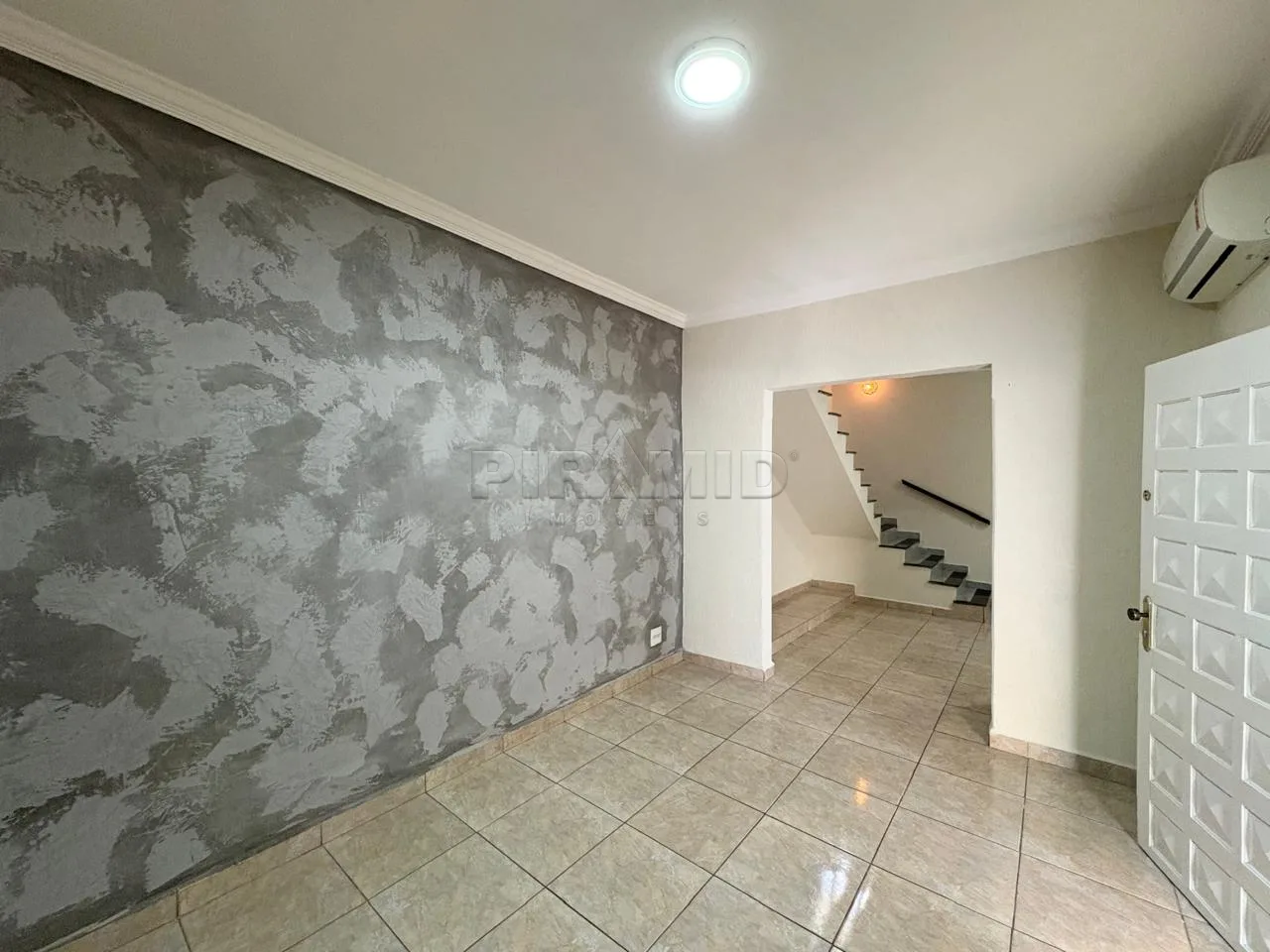 Alugar Casa / Padr&atilde;o em Ribeir&atilde;o Preto R$ 3.100,00 - Foto 4