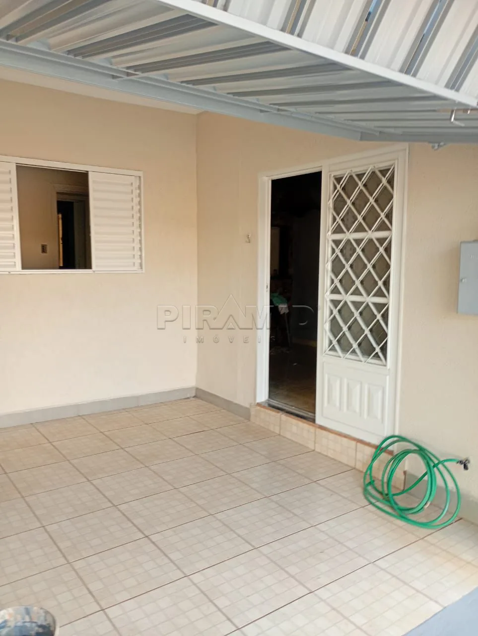 Alugar Casa / Padr&atilde;o em Ribeir&atilde;o Preto R$ 1.700,00 - Foto 1