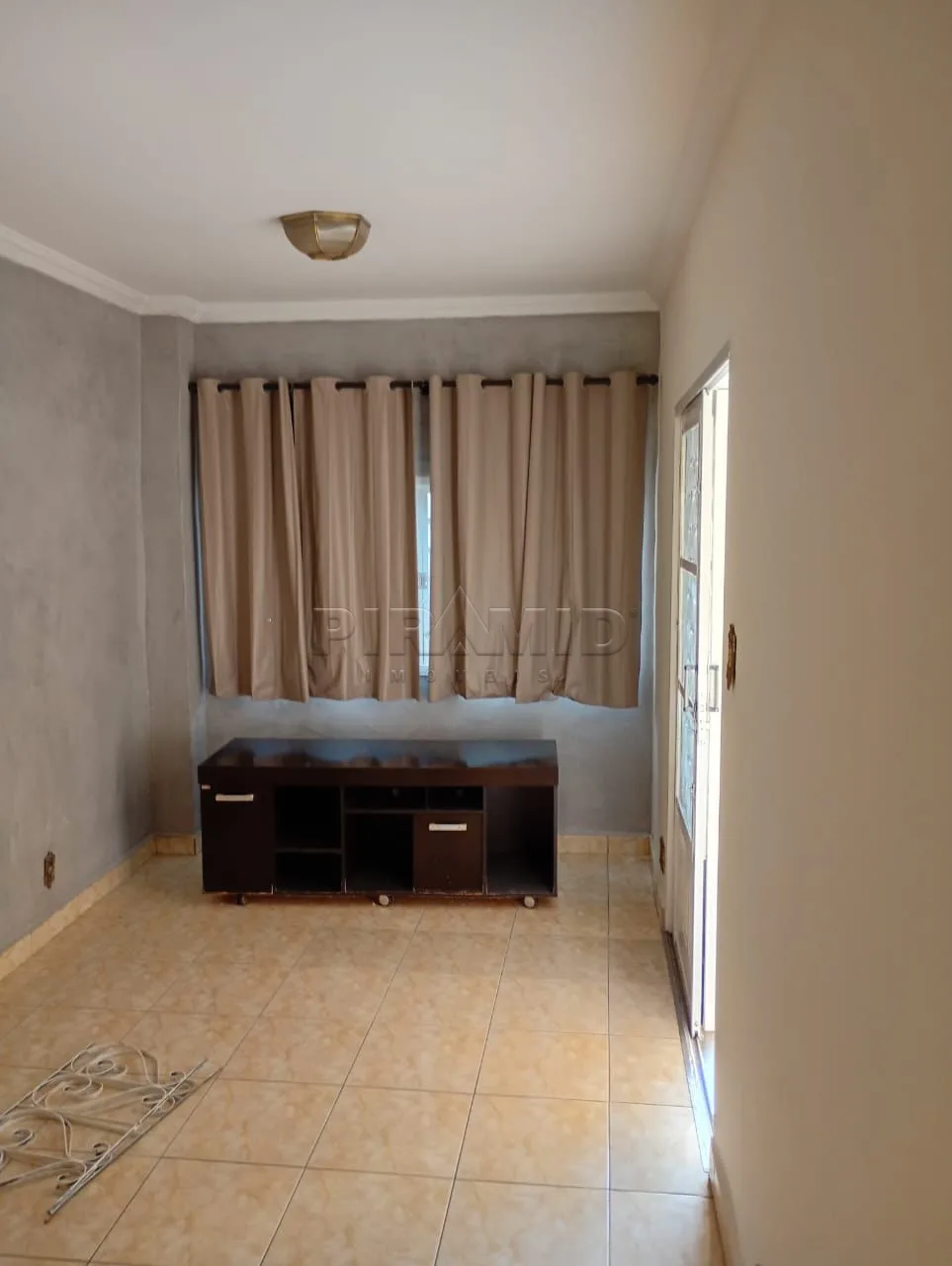 Alugar Casa / Padr&atilde;o em Ribeir&atilde;o Preto R$ 1.700,00 - Foto 2