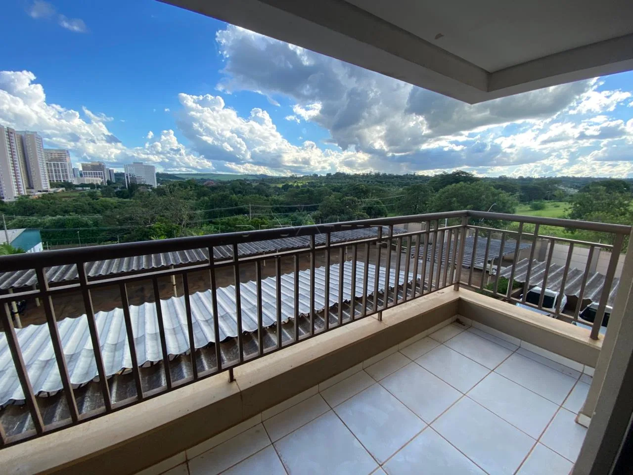 Alugar Apartamento / Padr&atilde;o em Ribeir&atilde;o Preto R$ 3.300,00 - Foto 2