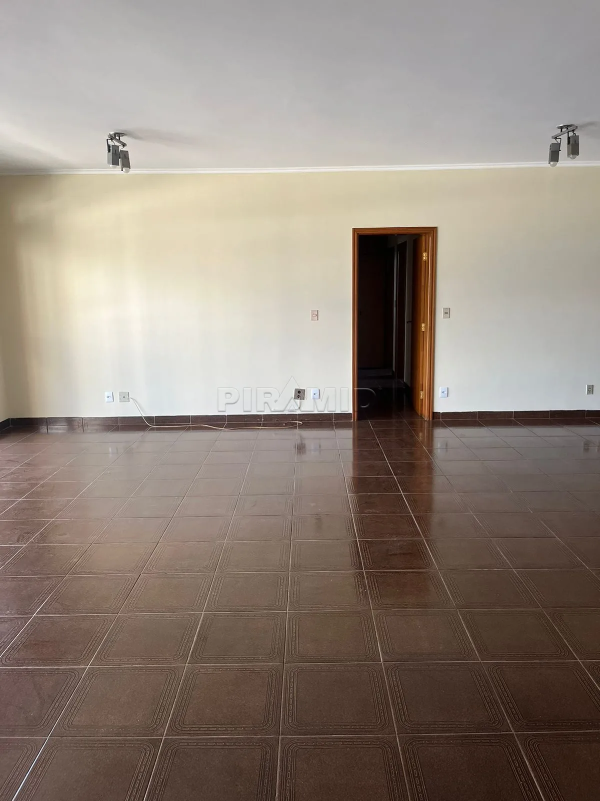 Alugar Apartamento / Padr&atilde;o em Ribeir&atilde;o Preto R$ 1.950,00 - Foto 1