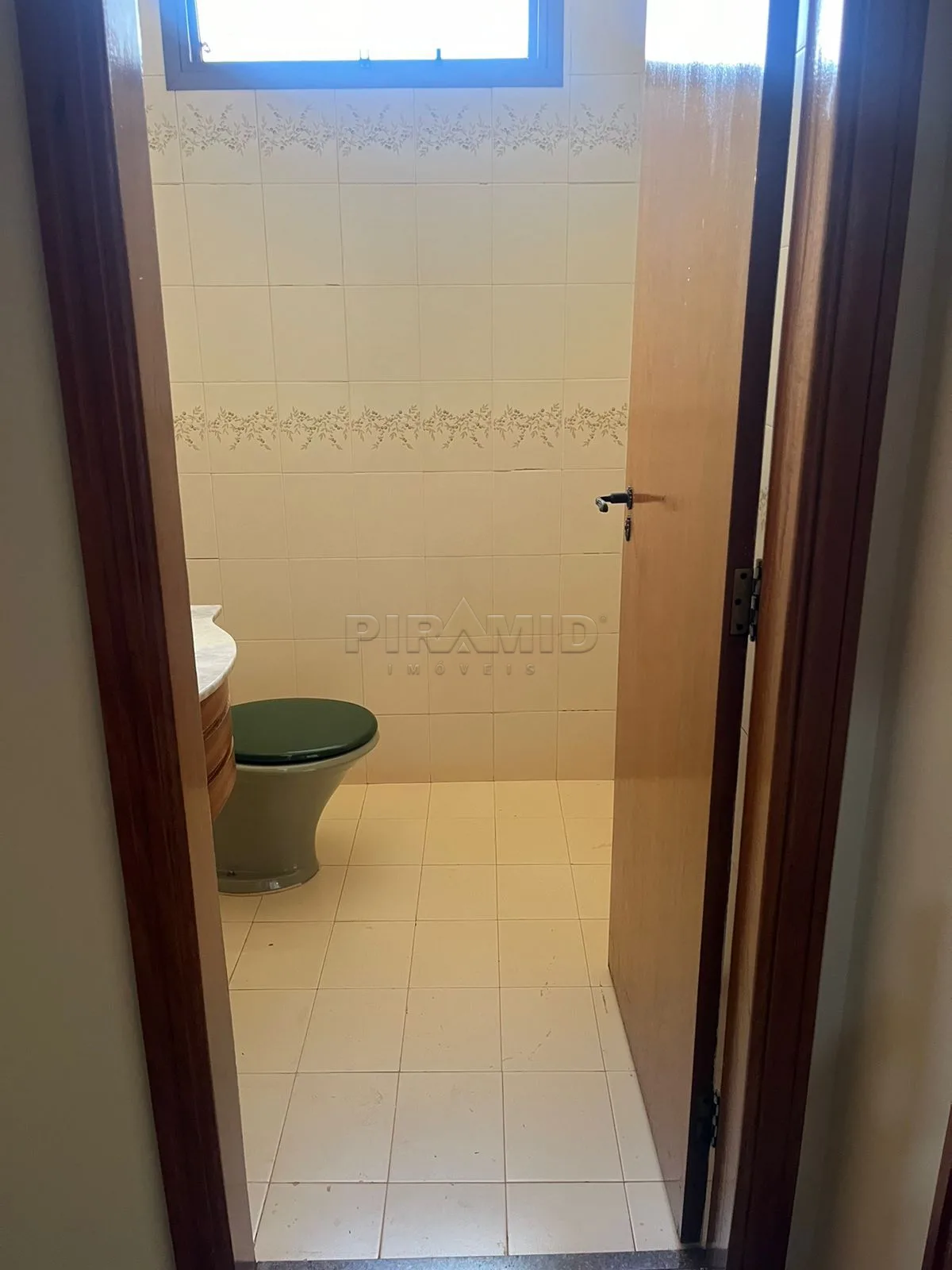 Alugar Apartamento / Padr&atilde;o em Ribeir&atilde;o Preto R$ 1.950,00 - Foto 2