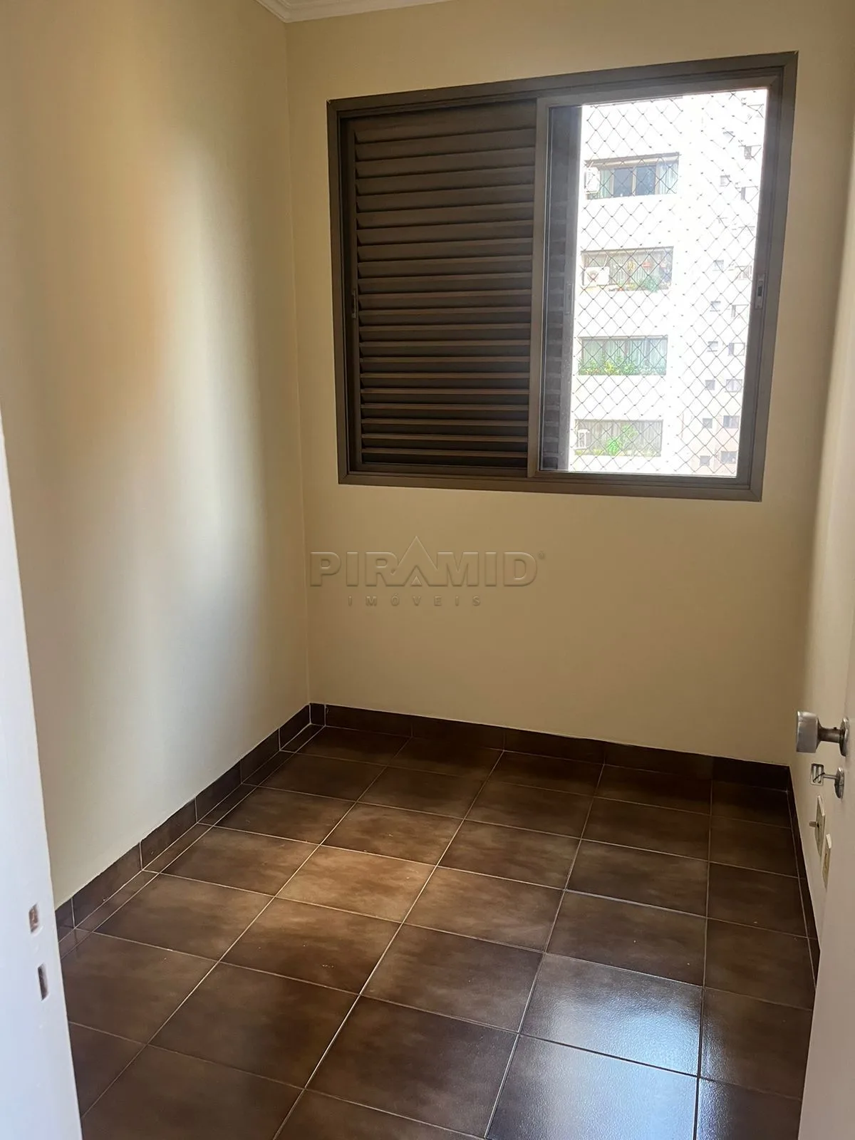 Alugar Apartamento / Padr&atilde;o em Ribeir&atilde;o Preto R$ 1.950,00 - Foto 6