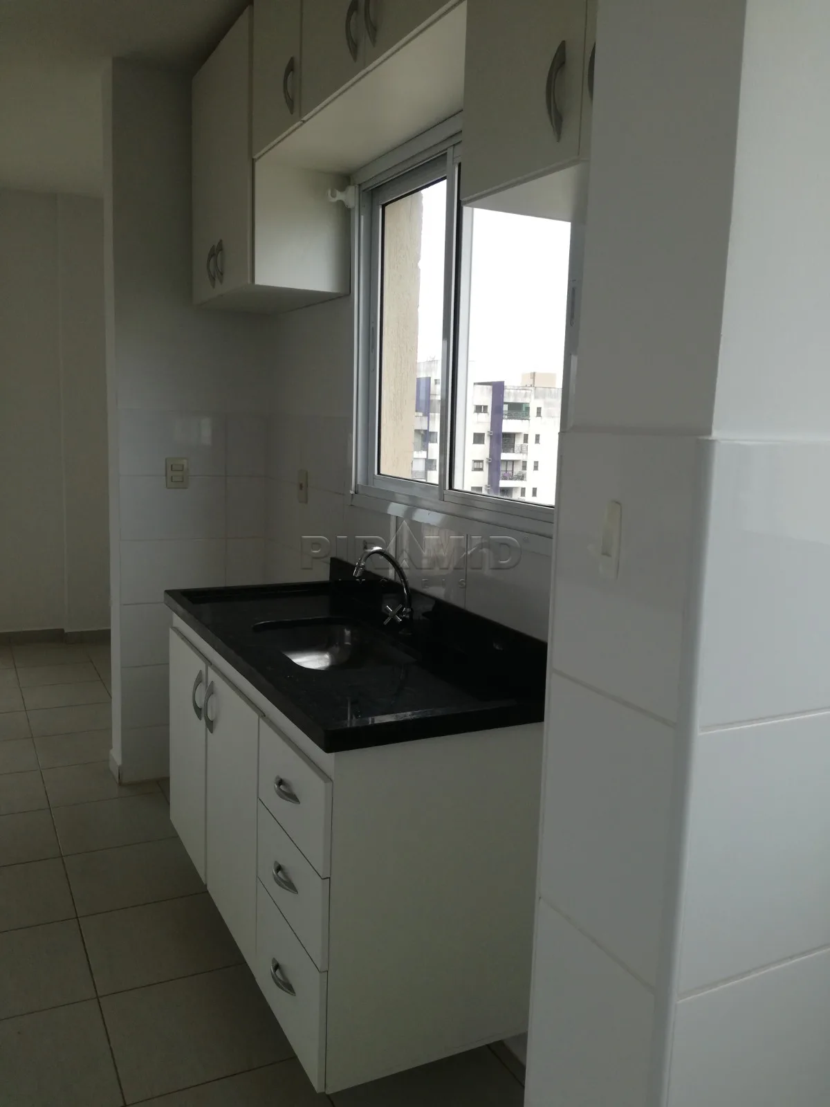 Alugar Apartamento / Padr&atilde;o em Ribeir&atilde;o Preto R$ 950,00 - Foto 5