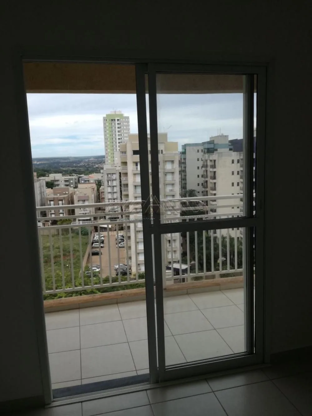 Alugar Apartamento / Padr&atilde;o em Ribeir&atilde;o Preto R$ 950,00 - Foto 2
