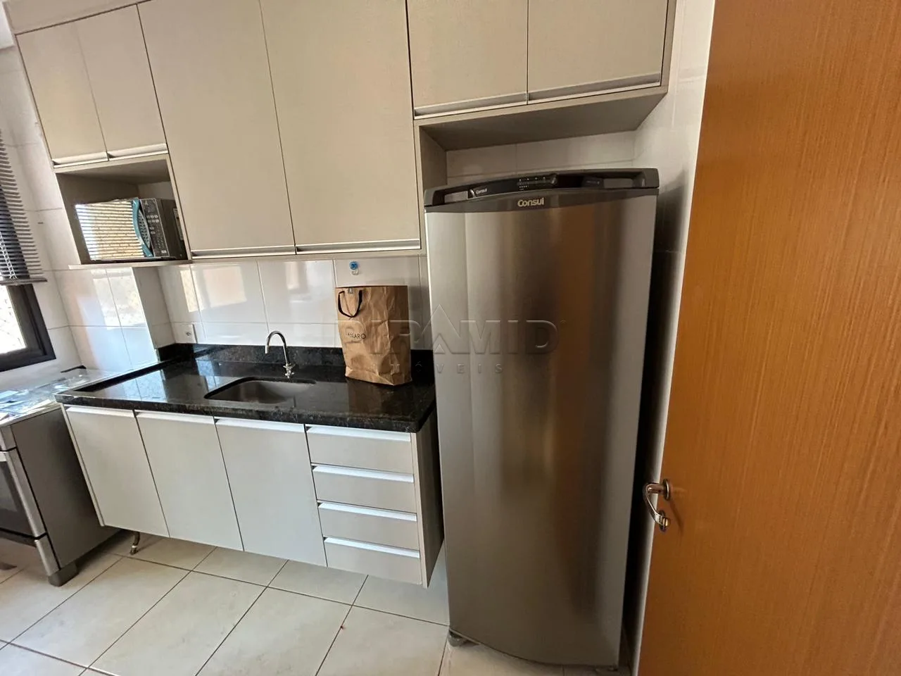 Alugar Apartamento / Padr&atilde;o em Ribeir&atilde;o Preto R$ 2.350,00 - Foto 2