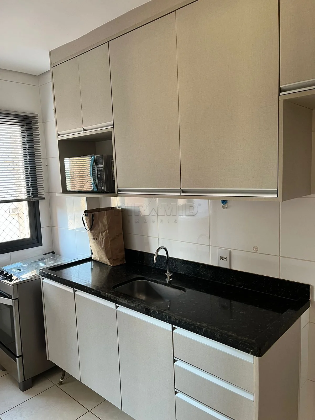 Alugar Apartamento / Padr&atilde;o em Ribeir&atilde;o Preto R$ 2.350,00 - Foto 3