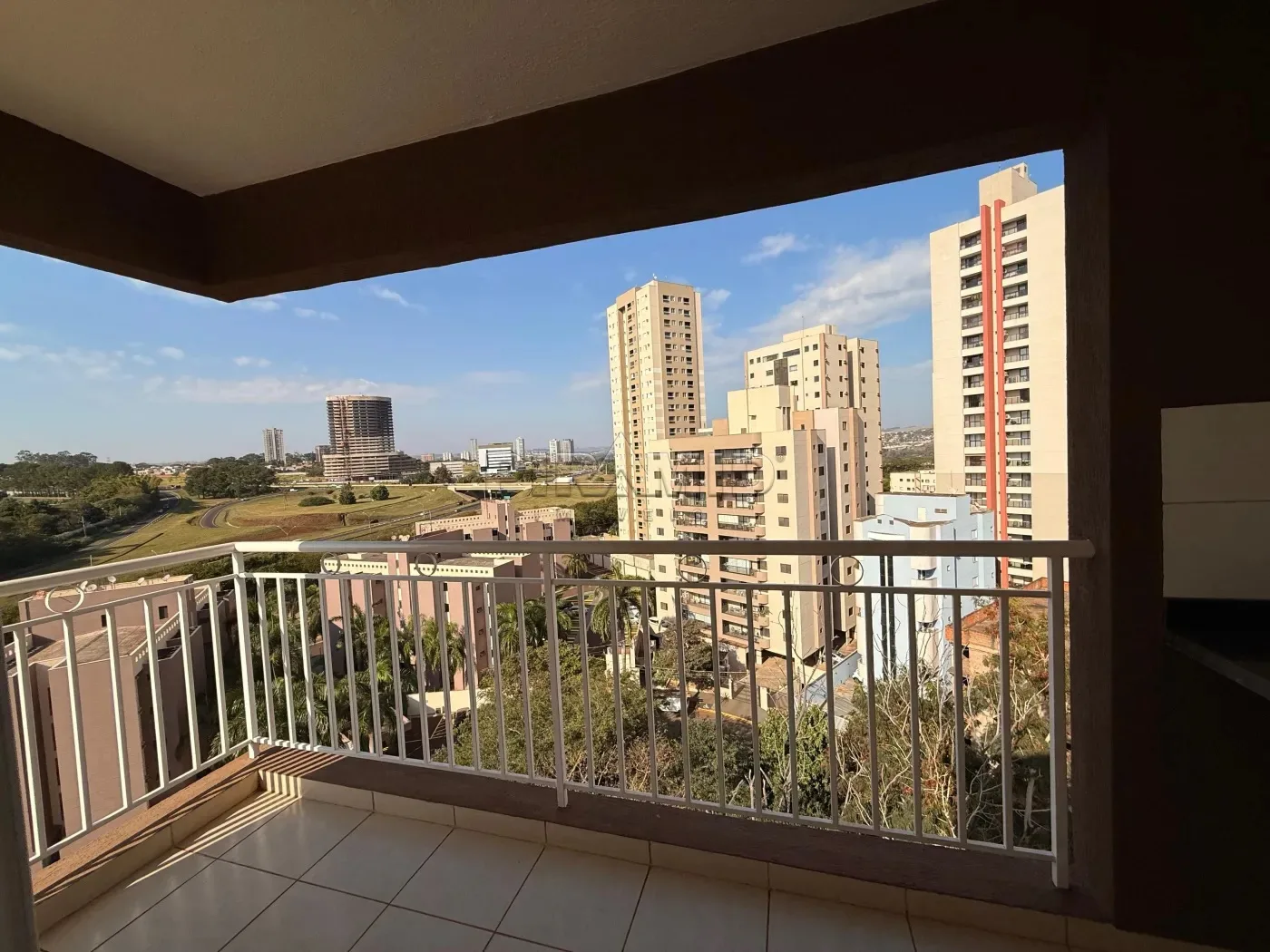 Alugar Apartamento / Padr&atilde;o em Ribeir&atilde;o Preto R$ 1.850,00 - Foto 5