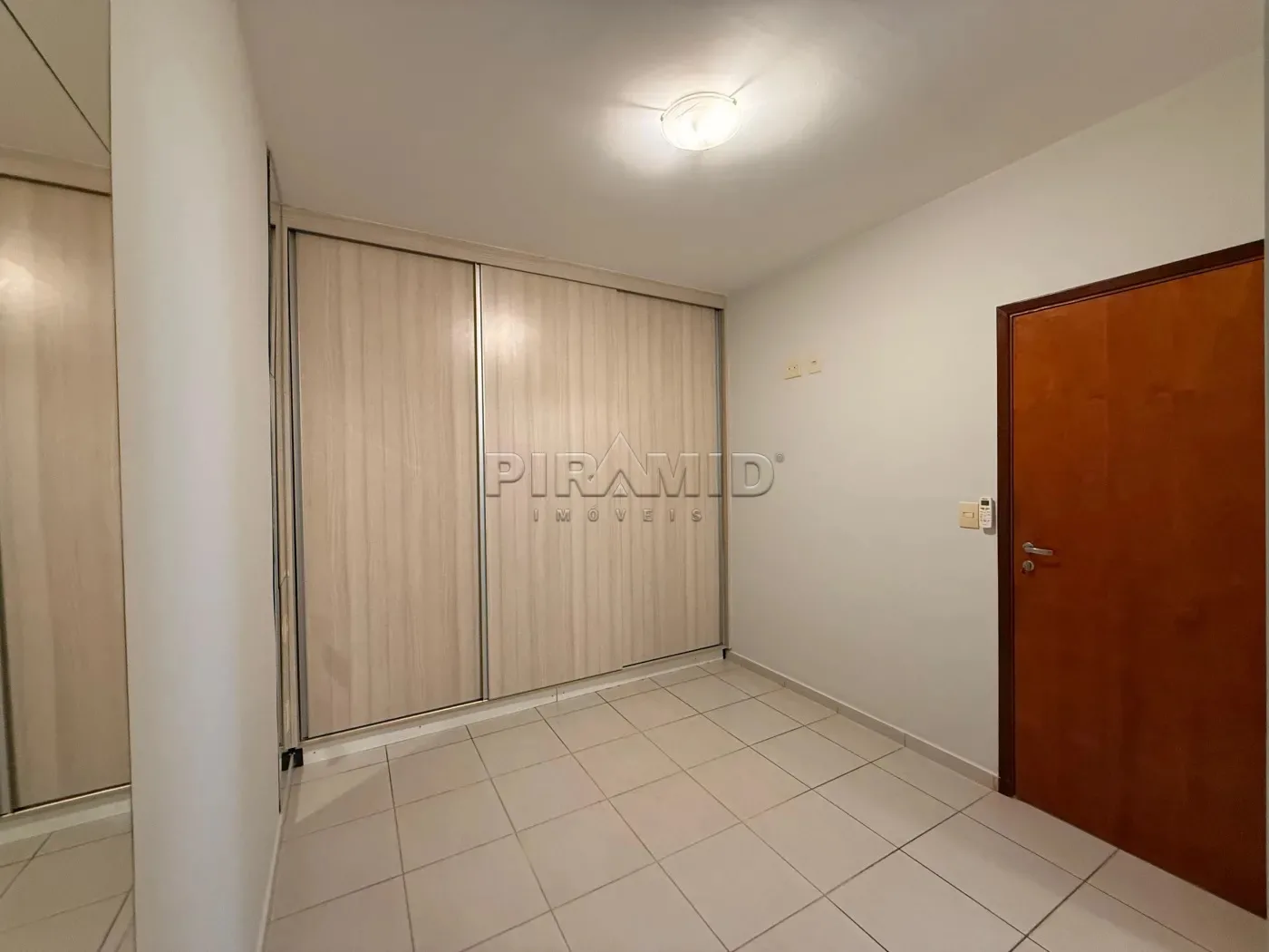 Alugar Apartamento / Padr&atilde;o em Ribeir&atilde;o Preto R$ 1.850,00 - Foto 13