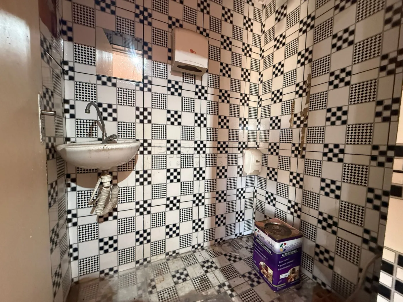 Alugar Comercial / Sal&atilde;o em Ribeir&atilde;o Preto R$ 1.550,00 - Foto 6