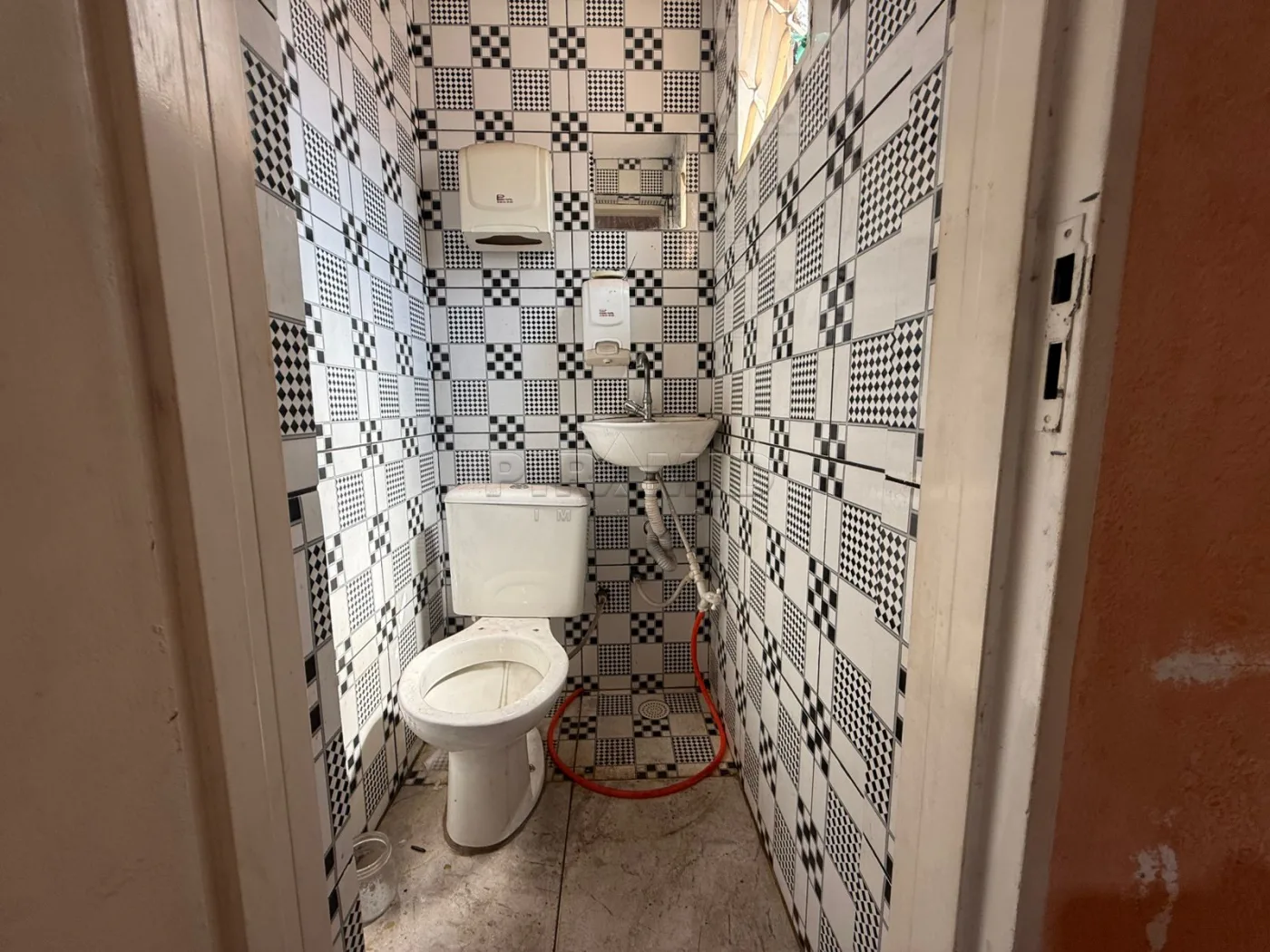 Alugar Comercial / Sal&atilde;o em Ribeir&atilde;o Preto R$ 1.550,00 - Foto 7