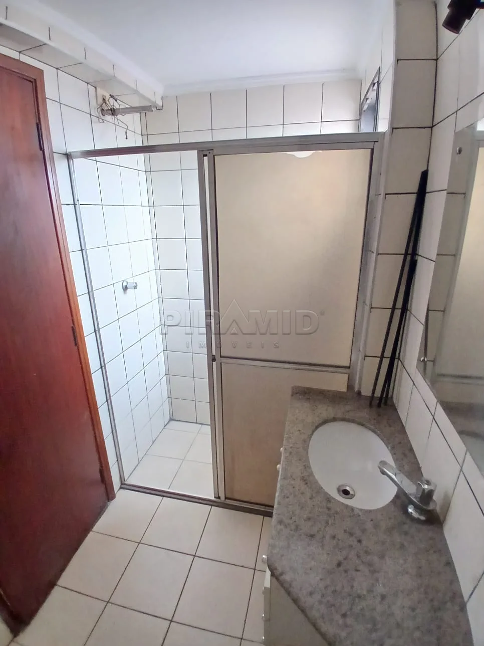 Alugar Apartamento / Padr&atilde;o em Ribeir&atilde;o Preto R$ 750,00 - Foto 4