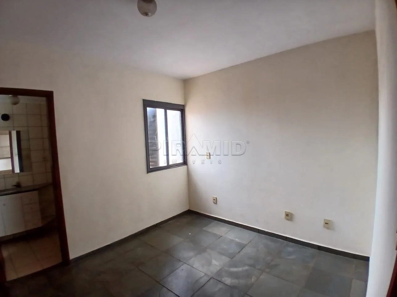 Alugar Apartamento / Padr&atilde;o em Ribeir&atilde;o Preto R$ 750,00 - Foto 5