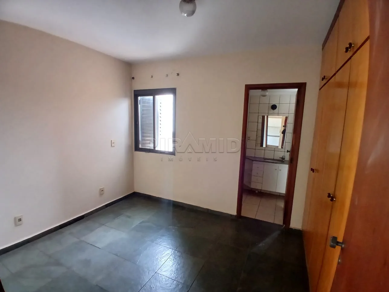 Alugar Apartamento / Padr&atilde;o em Ribeir&atilde;o Preto R$ 750,00 - Foto 3