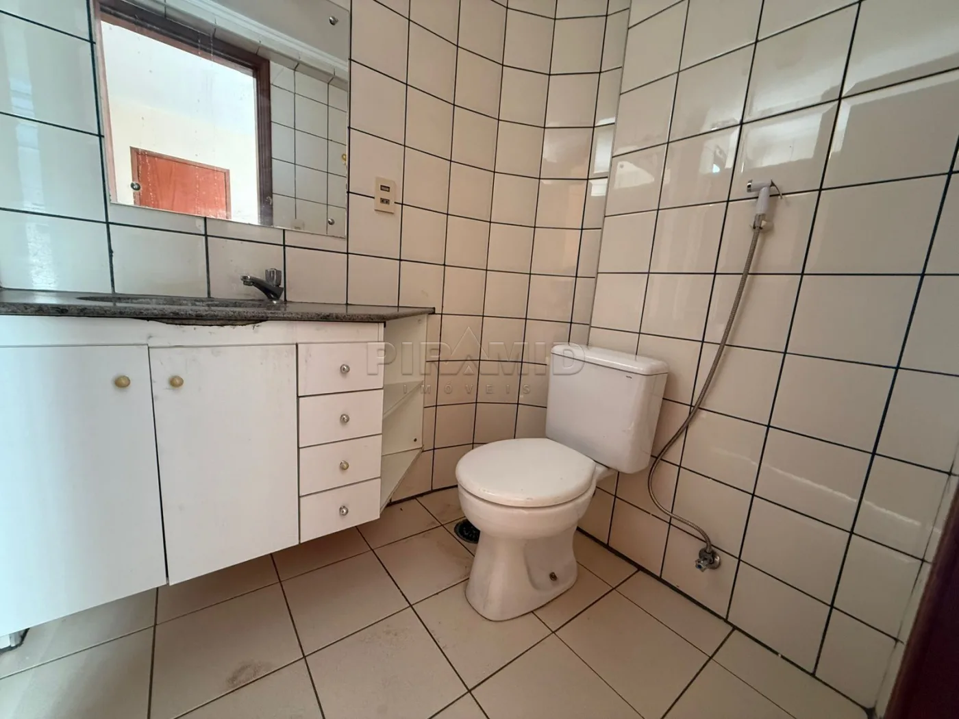 Alugar Apartamento / Padr&atilde;o em Ribeir&atilde;o Preto R$ 750,00 - Foto 4