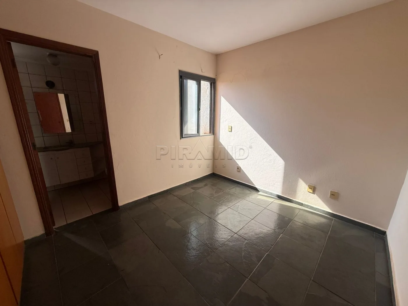 Alugar Apartamento / Padr&atilde;o em Ribeir&atilde;o Preto R$ 750,00 - Foto 6