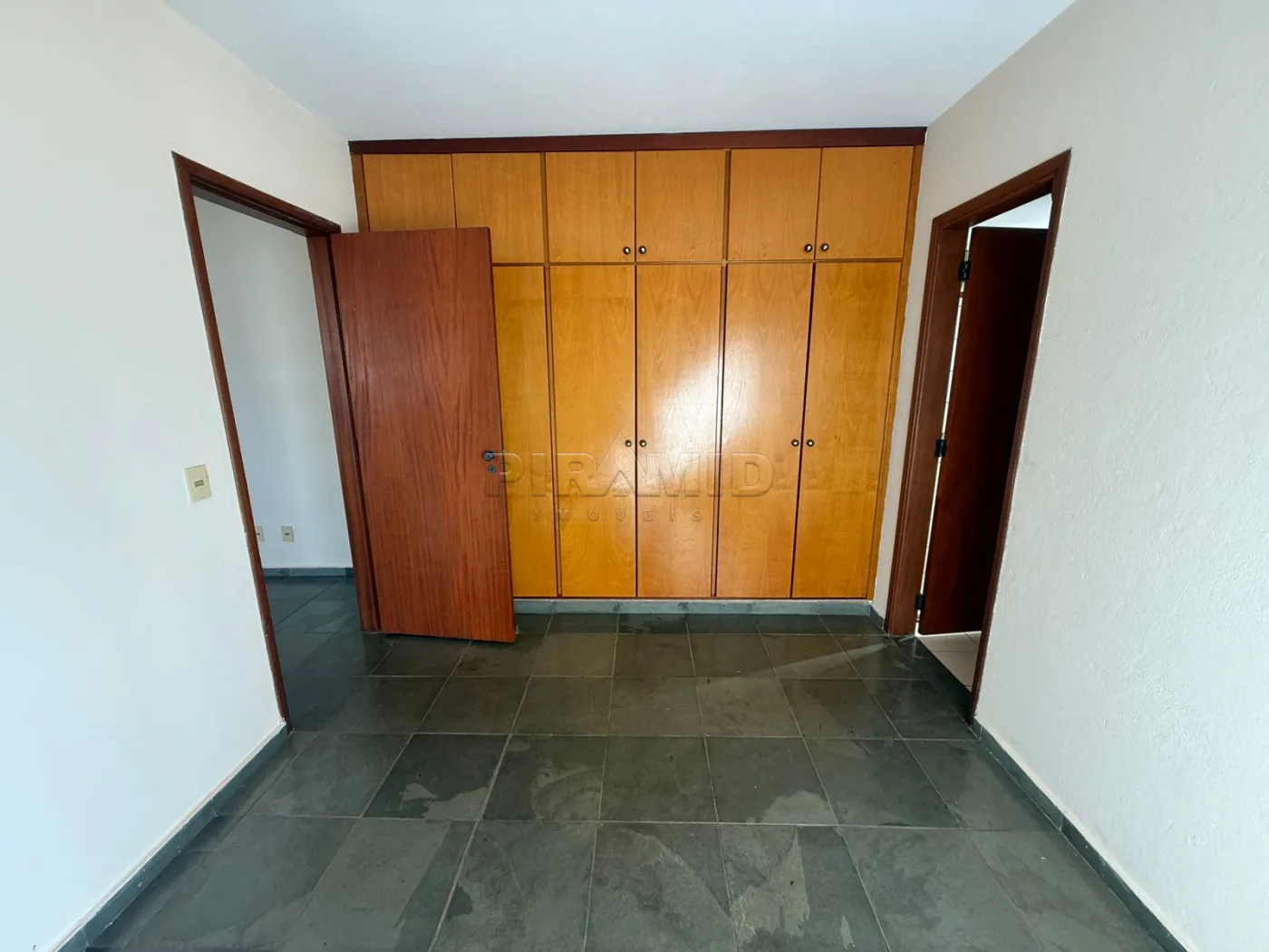 Alugar Apartamento / Padr&atilde;o em Ribeir&atilde;o Preto R$ 750,00 - Foto 7