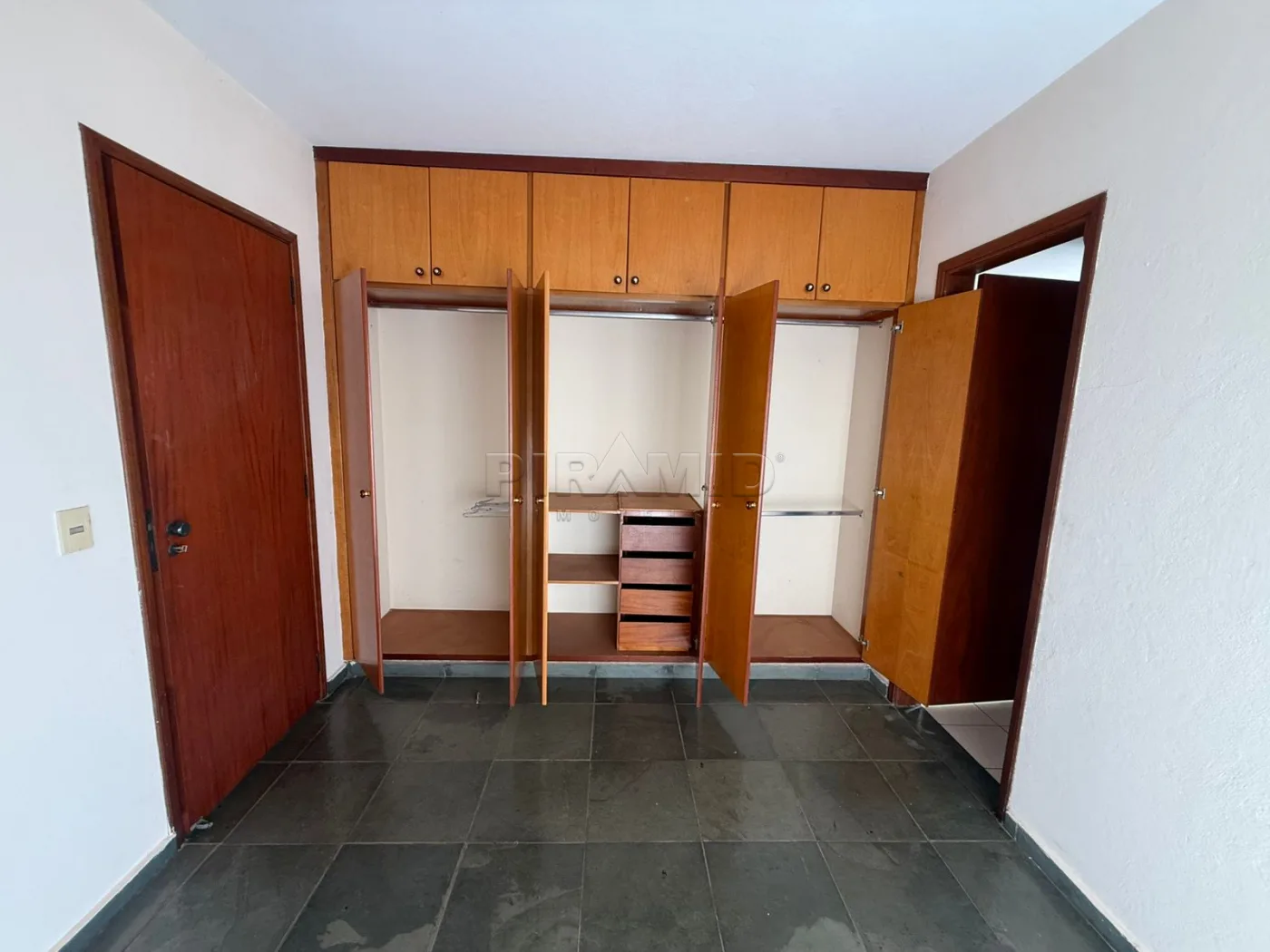 Alugar Apartamento / Padr&atilde;o em Ribeir&atilde;o Preto R$ 750,00 - Foto 8