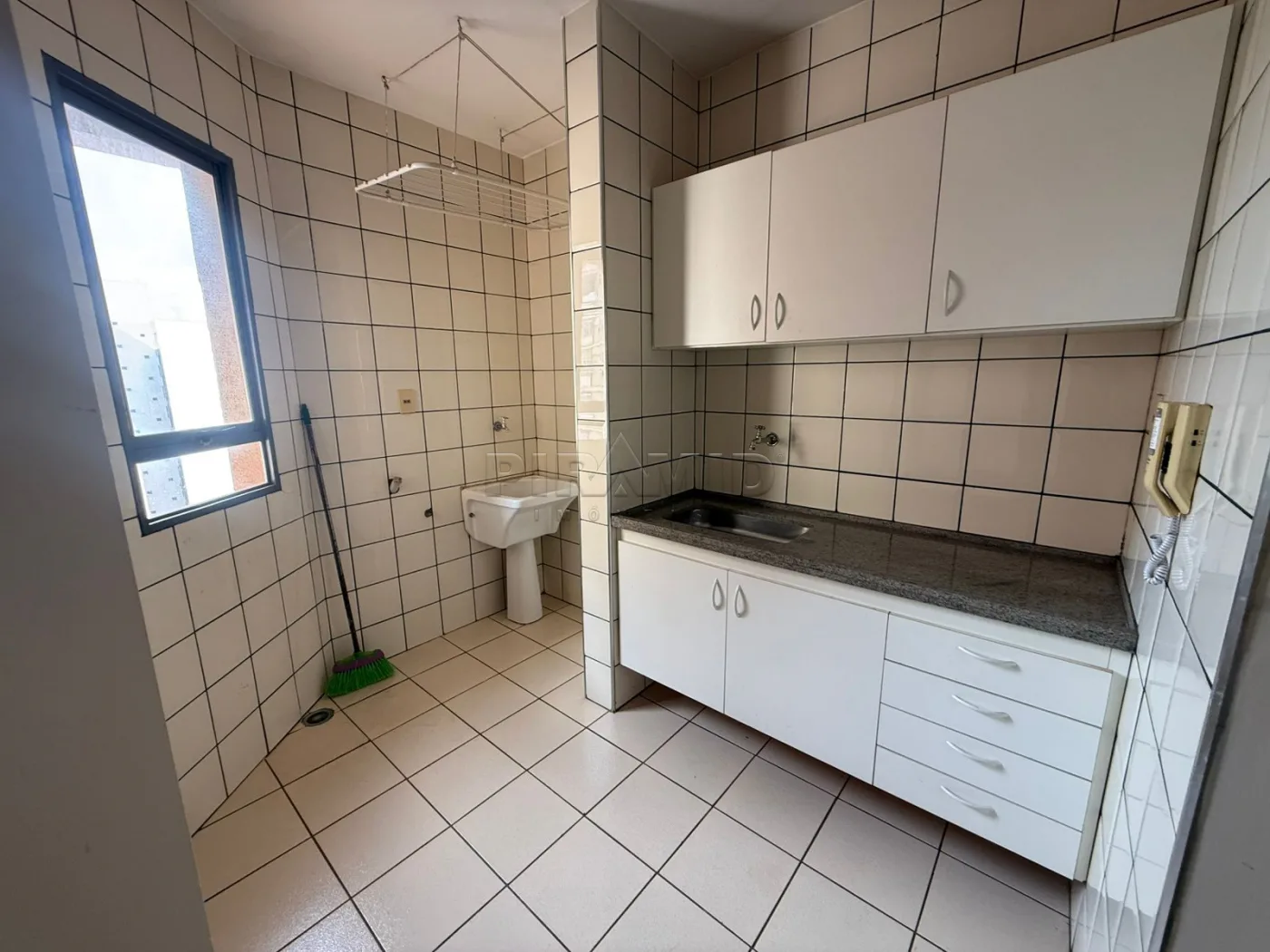 Alugar Apartamento / Padr&atilde;o em Ribeir&atilde;o Preto R$ 750,00 - Foto 9