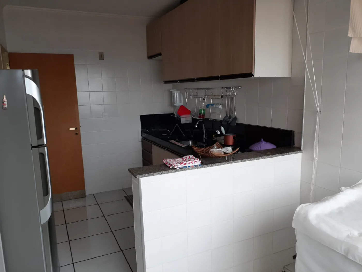 Alugar Apartamento / Padr&atilde;o em Ribeir&atilde;o Preto R$ 900,00 - Foto 8