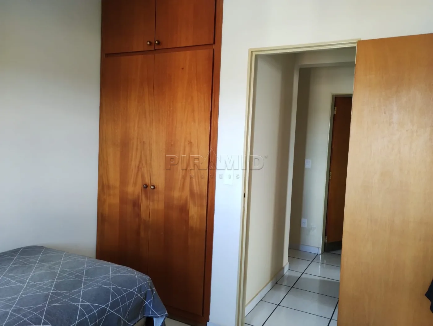 Alugar Apartamento / Padr&atilde;o em Ribeir&atilde;o Preto R$ 900,00 - Foto 12