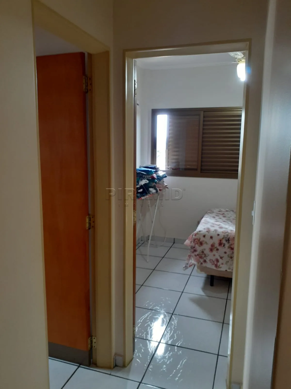 Alugar Apartamento / Padr&atilde;o em Ribeir&atilde;o Preto R$ 900,00 - Foto 14