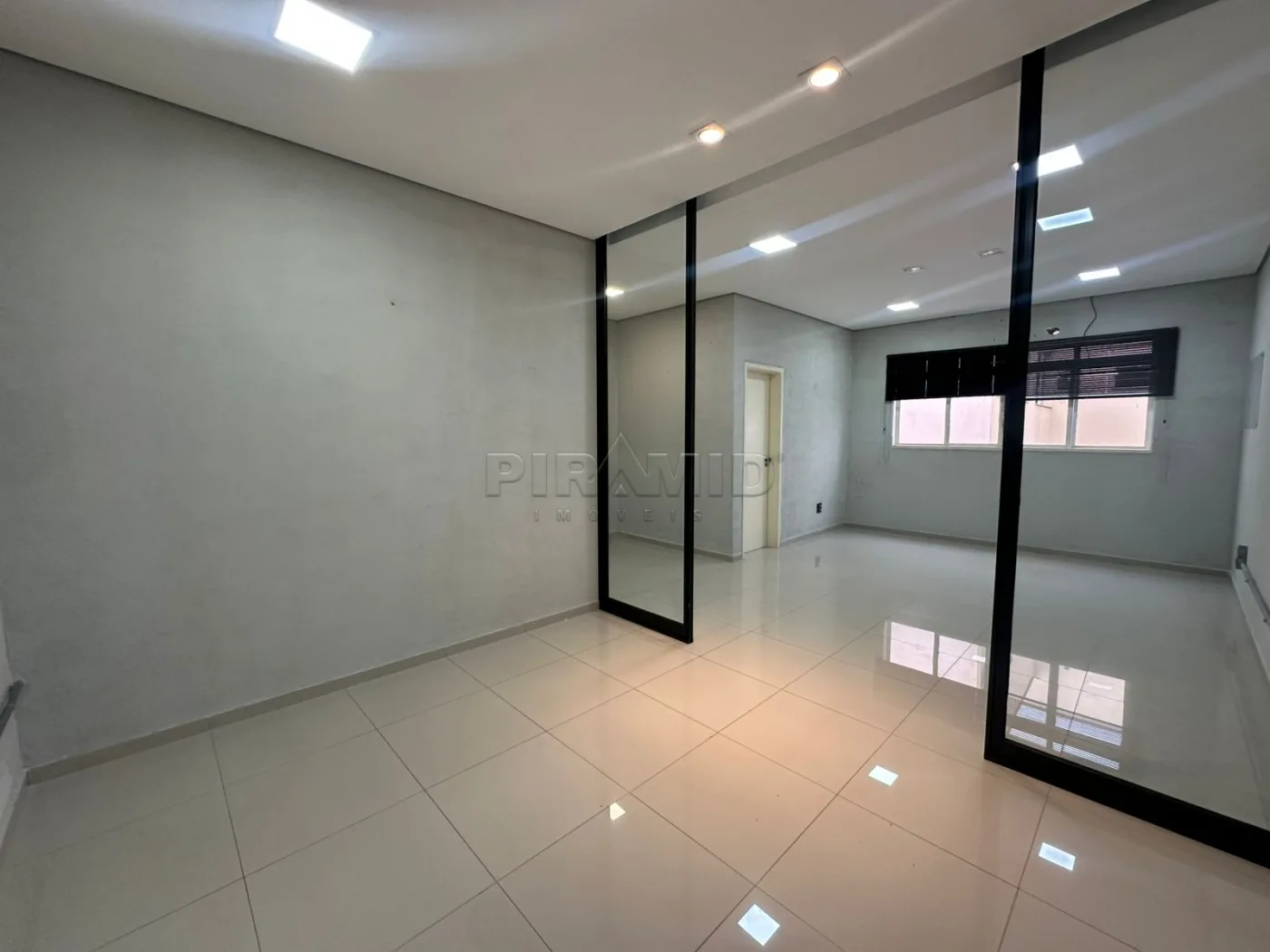 Alugar Comercial / Sala em Ribeir&atilde;o Preto R$ 2.300,00 - Foto 5