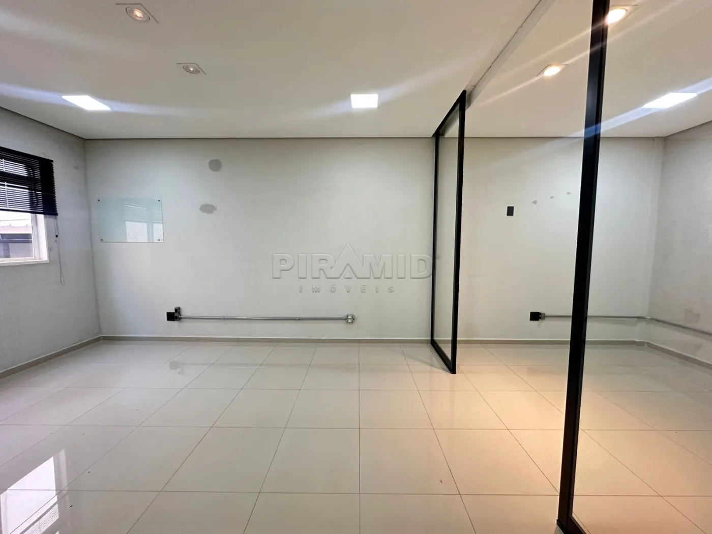 Alugar Comercial / Sala em Ribeir&atilde;o Preto R$ 2.300,00 - Foto 6