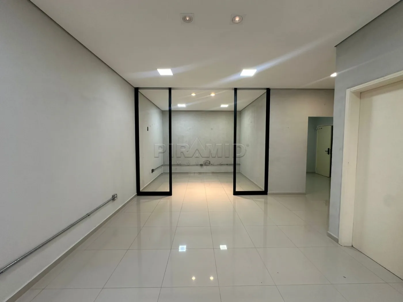 Alugar Comercial / Sala em Ribeir&atilde;o Preto R$ 2.300,00 - Foto 7