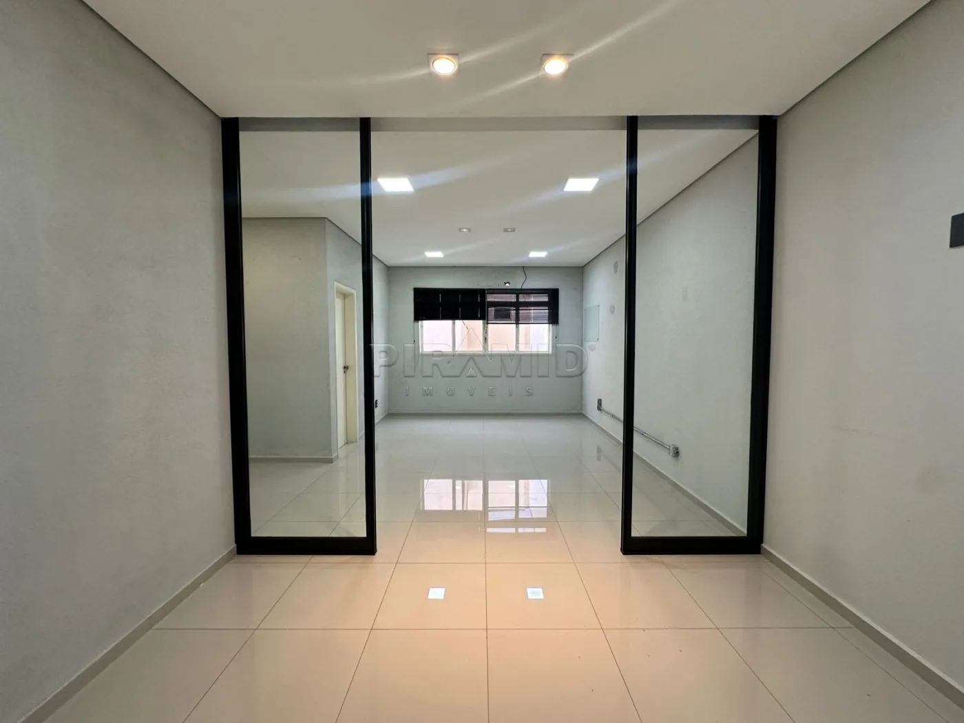 Alugar Comercial / Sala em Ribeir&atilde;o Preto R$ 2.300,00 - Foto 8