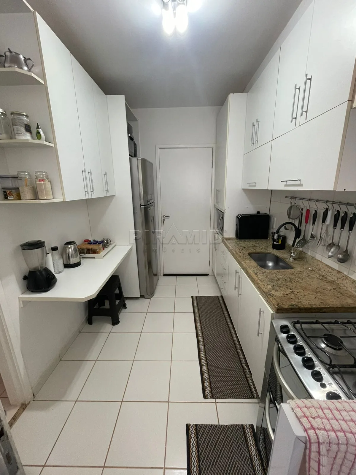 Alugar Apartamento / Padr&atilde;o em Ribeir&atilde;o Preto R$ 3.200,00 - Foto 17