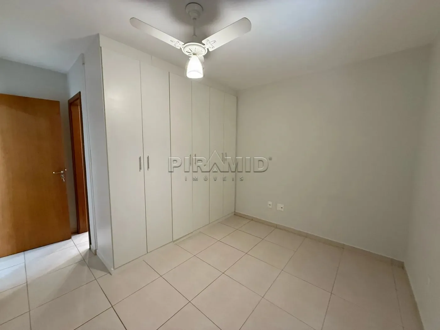 Alugar Apartamento / Padr&atilde;o em Ribeir&atilde;o Preto R$ 1.600,00 - Foto 13