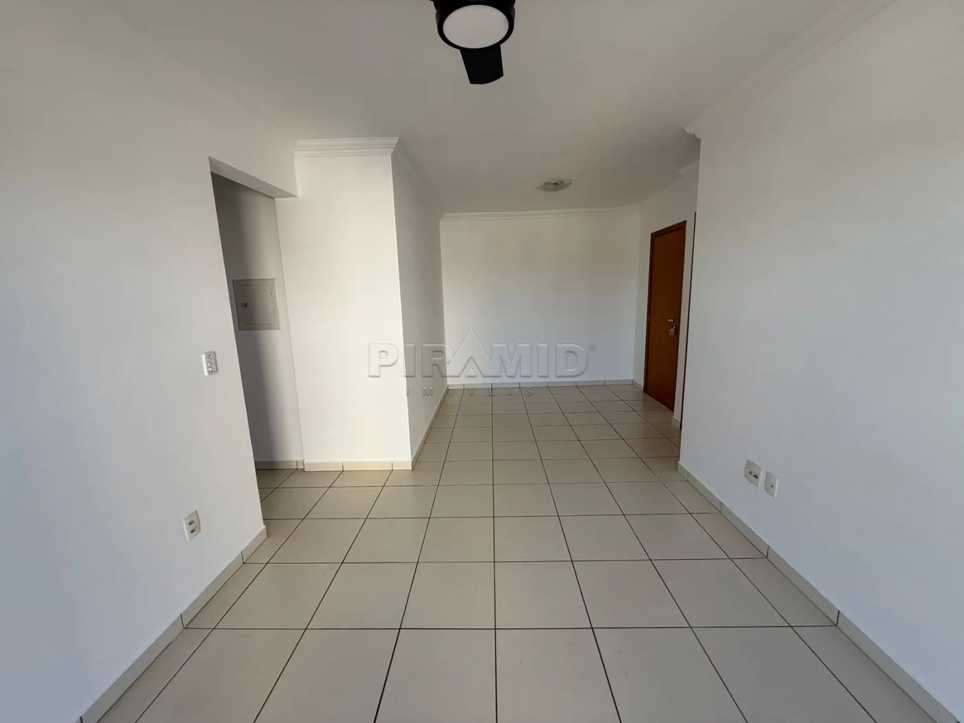 Alugar Apartamento / Padr&atilde;o em Ribeir&atilde;o Preto R$ 1.500,00 - Foto 2