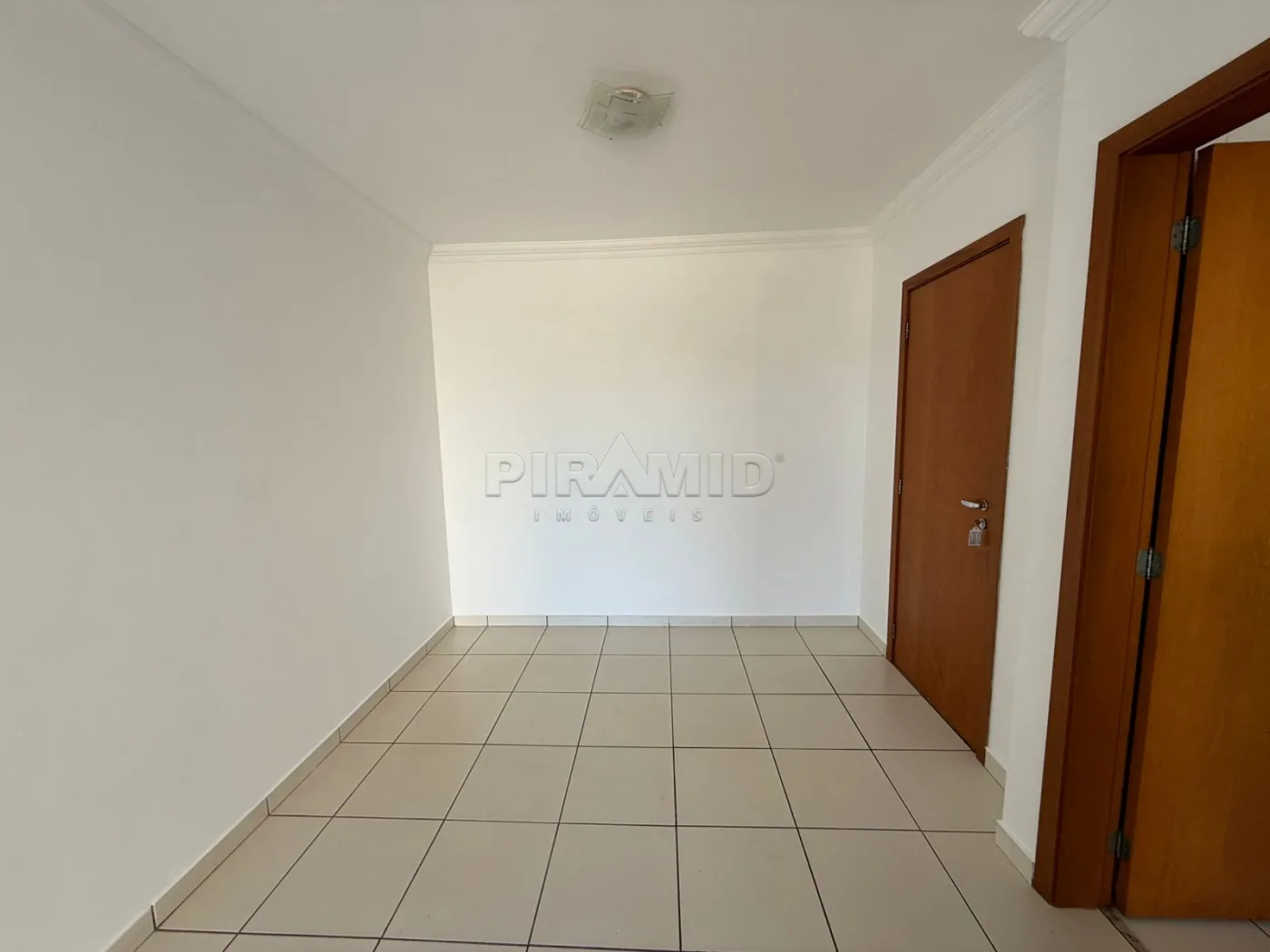 Alugar Apartamento / Padr&atilde;o em Ribeir&atilde;o Preto R$ 1.500,00 - Foto 4