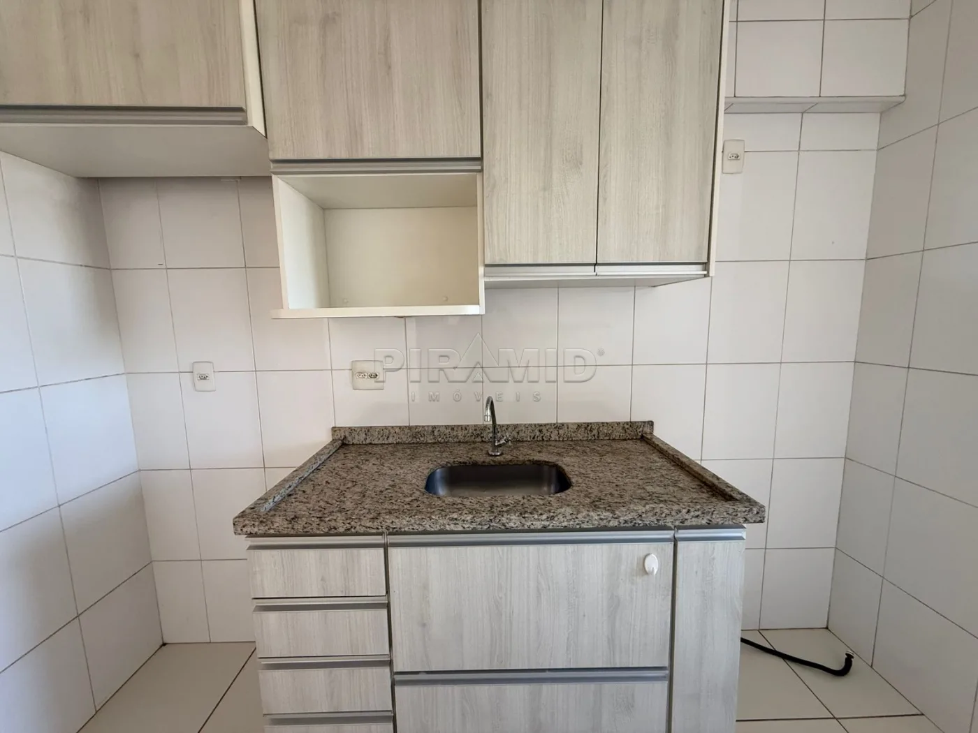 Alugar Apartamento / Padr&atilde;o em Ribeir&atilde;o Preto R$ 1.500,00 - Foto 16