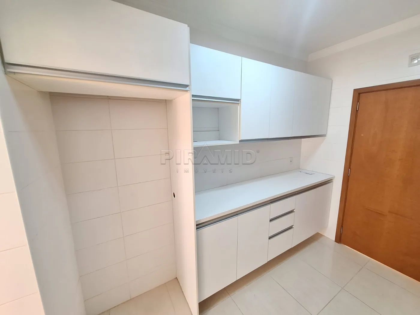 Alugar Apartamento / Padr&atilde;o em Ribeir&atilde;o Preto R$ 2.700,00 - Foto 17